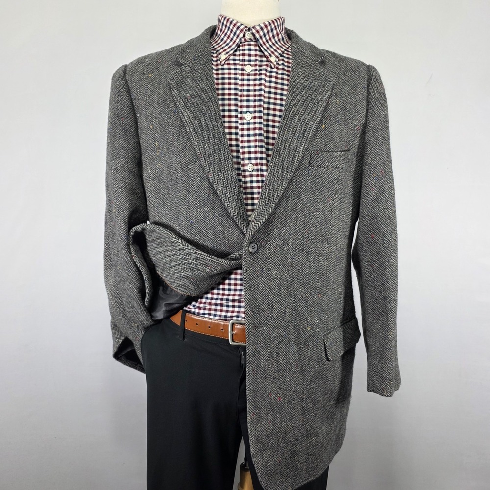 TravelSmith‎ Men's Sport Coat Blazer Two Button Gray Herringbone Tweed Wool 44L